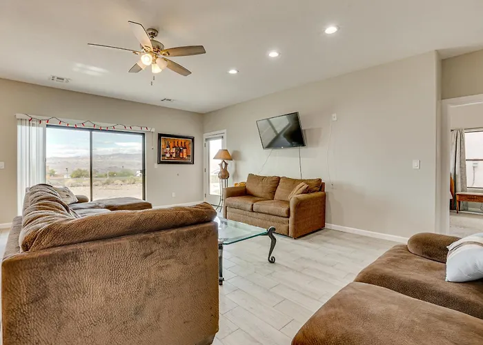 7 Mi To Golf: Mtn-view Retreat In Bullhead